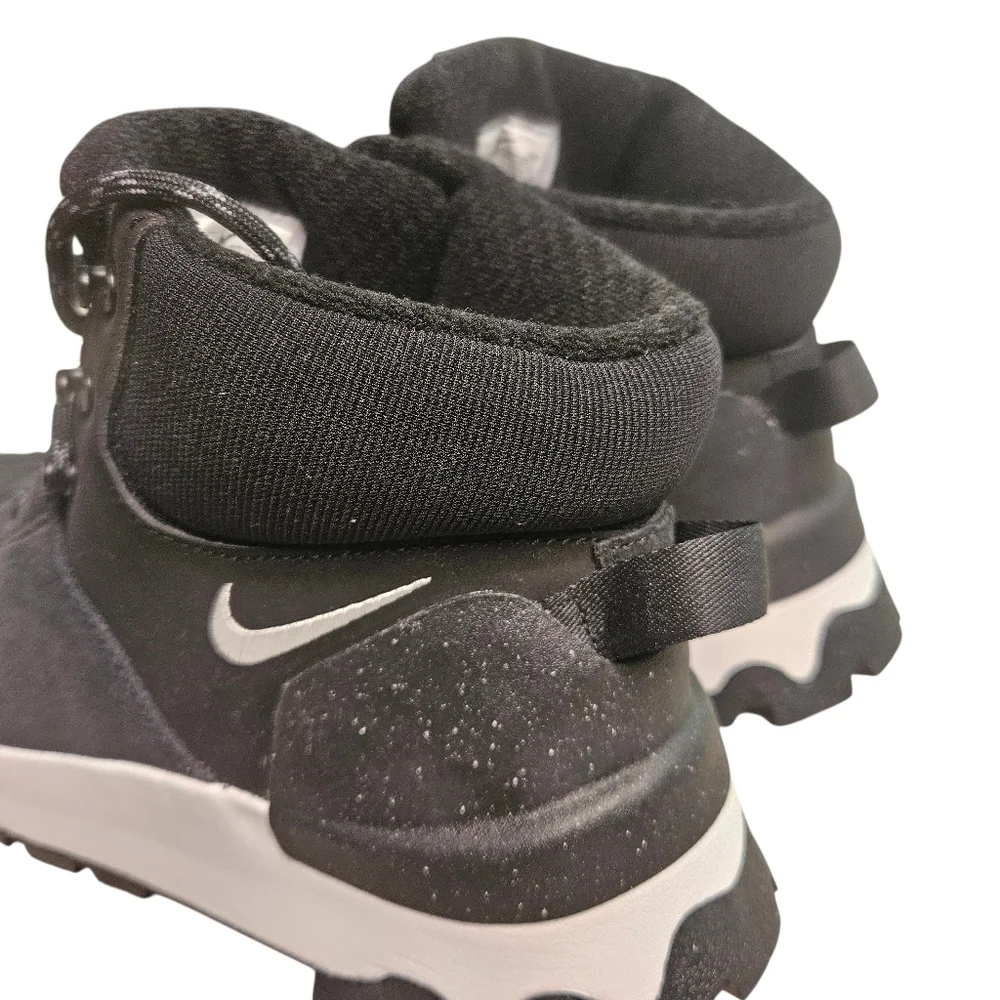 Nike Women's Black Sneakers